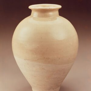 A cream-glazed pottery jar  (Tang dynasty, 618-907 AD)