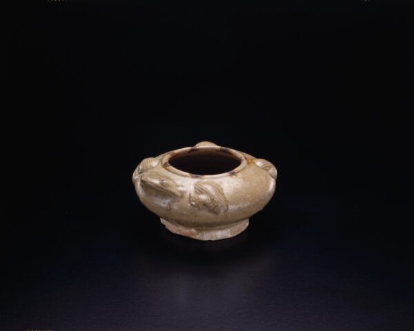 A ‘Yue’ celadon-glazed ‘frog’ waterpot,  Western Jin dynasty (265-316 AD)