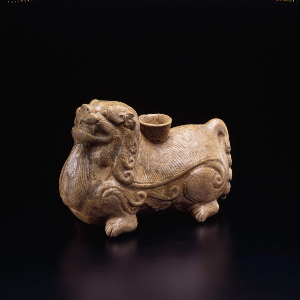 A ‘Yue’ celadon-glazed ‘bixie’ waterpot