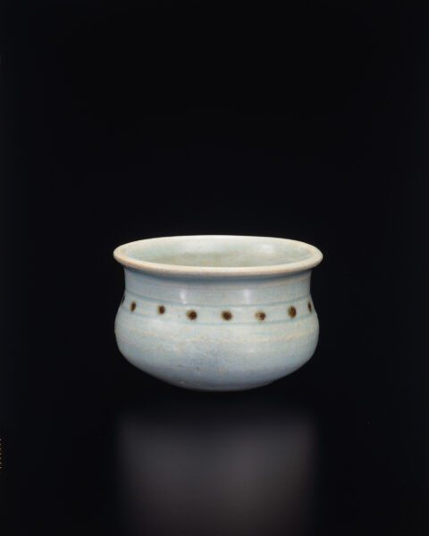 A ‘Qingbai’ grain measure cup (Southern Song dynasty, 12th/13th century)