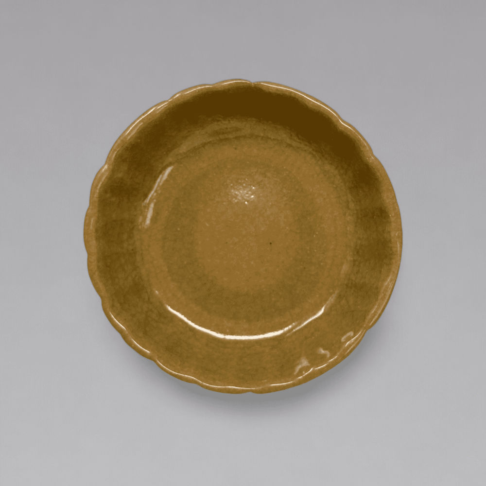 A Longquan ‘Beishoku’ Guan-type foliated brush washer  (Southern Song–Yuan Dynasty, 13th–14th century  )