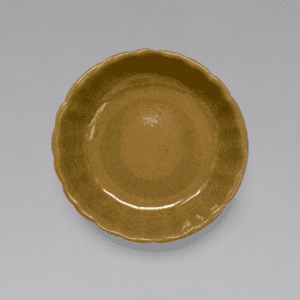 A Longquan ‘Beishoku’ Guan-type foliated brush washer  (Southern Song–Yuan Dynasty, 13th–14th century  )