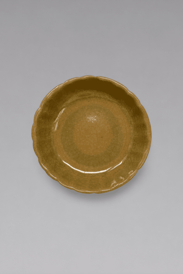 A Longquan ‘Beishoku’ Guan-type foliated brush washer  (Southern Song–Yuan Dynasty, 13th–14th century  )