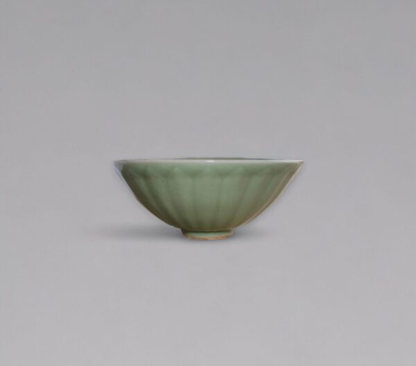 A Longquan ‘lotus’ bowl (Southern Song-Yuan dynasty, 13th-14th century)