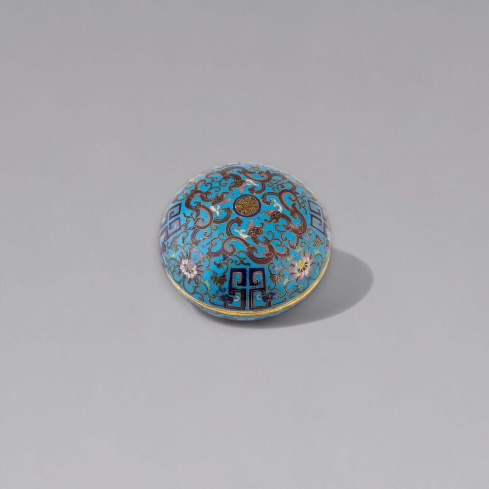 A circular cloisonné ‘dragon’ box and cover (Qianlong period, 1736-1795)