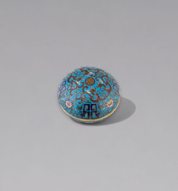 A circular cloisonné ‘dragon’ box and cover (Qianlong period, 1736-1795)