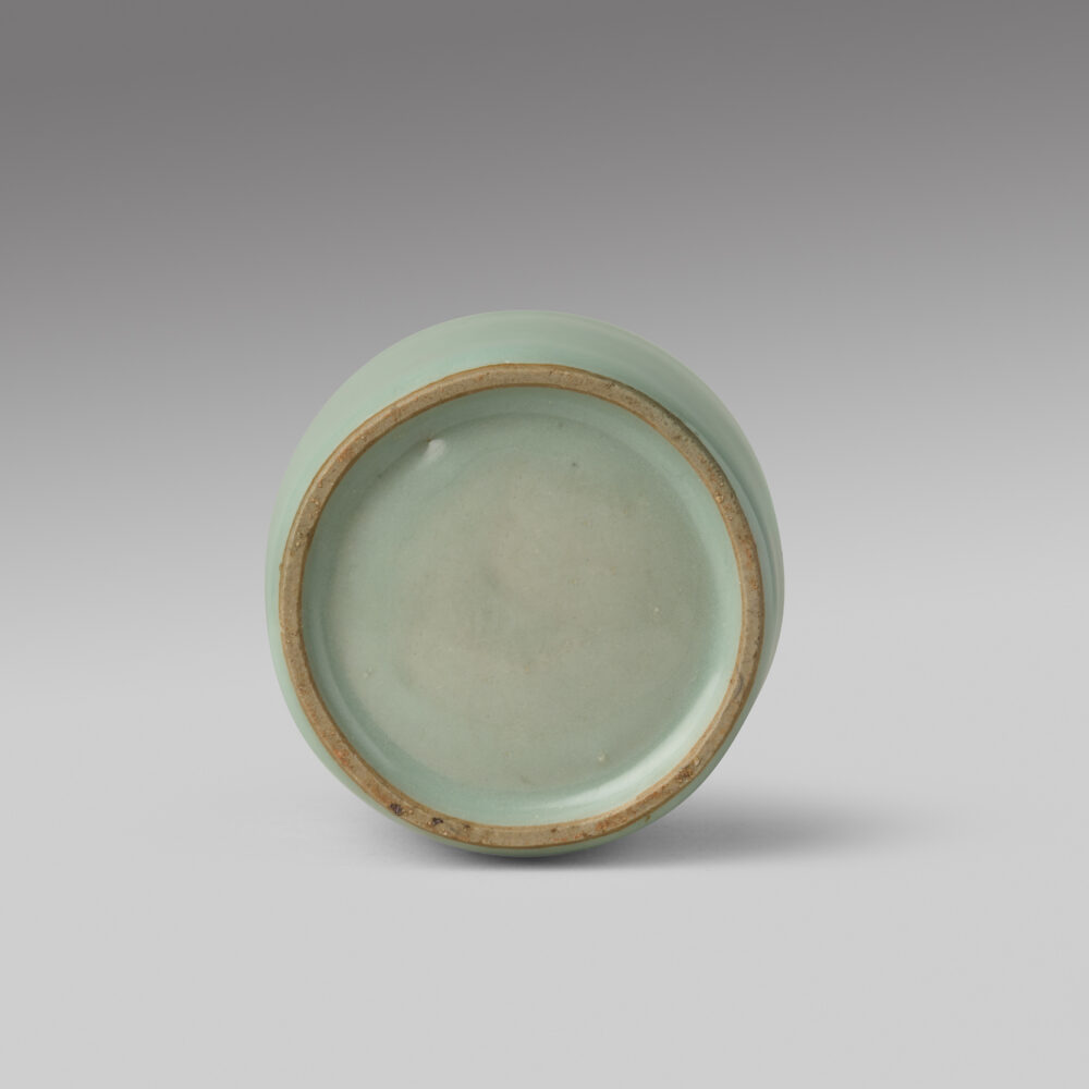 A small Longquan celadon ‘mallet’ vase (base)