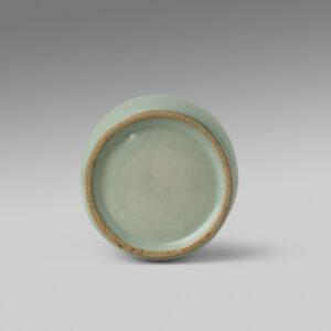 A small Longquan celadon ‘mallet’ vase (base)